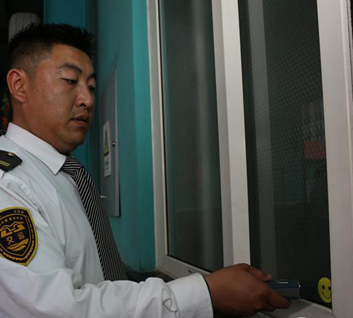 青島公交場安全衛士